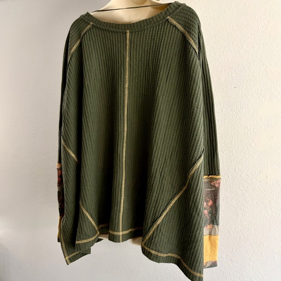 Free People Starlight Thermal Tunic Small Olive Waffle Knit Camo Cuff Oversized - Picture 2 of 13
